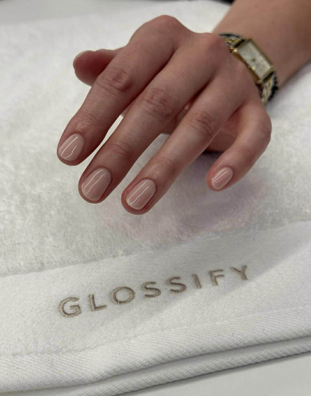 Glossify gel nails by 12:47 Beauty